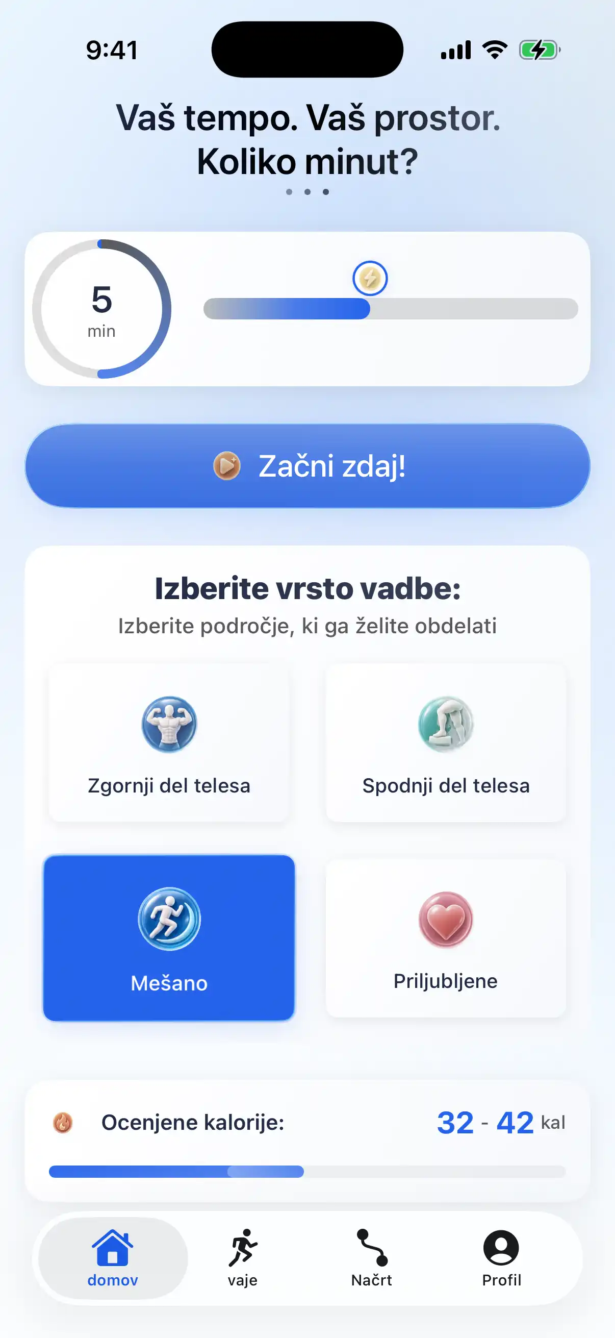 Začetni zaslon aplikacije RazFit prikazuje trajanje vadbe, vrste vadb in napredek